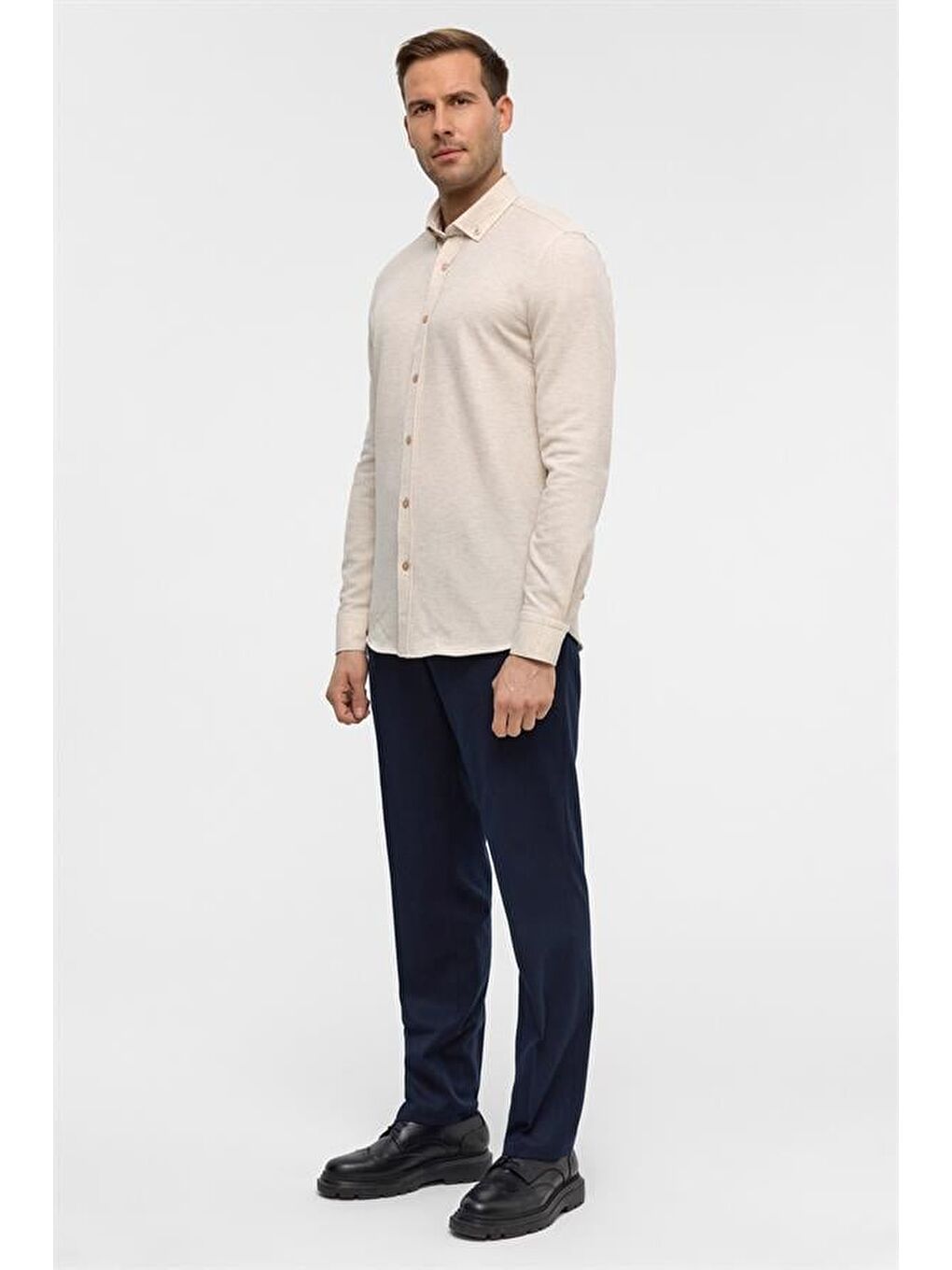 Bej Slim Armürlü Düğmeli Yaka Gömlek-6