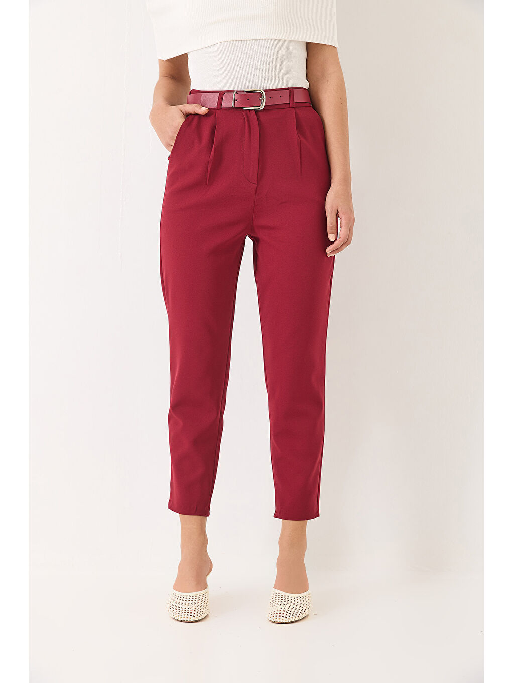 Bordo Kadın Yüksek Bel Cepli Arkası Lastikli Kemerli Duble Havuç Pantolon-4