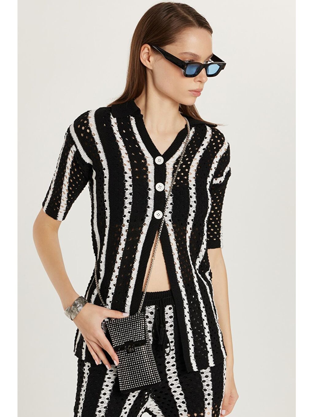 Karışık Kadın Standart Fit Kısa Kollu V Yaka Düğmeli Örme Detaylı Çizgili Takım-1