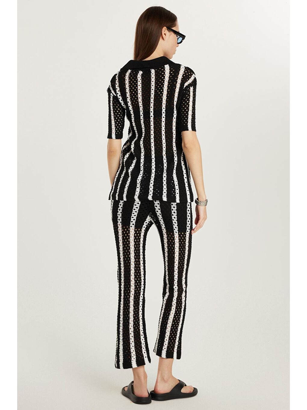 Karışık Kadın Standart Fit Kısa Kollu V Yaka Düğmeli Örme Detaylı Çizgili Takım-3