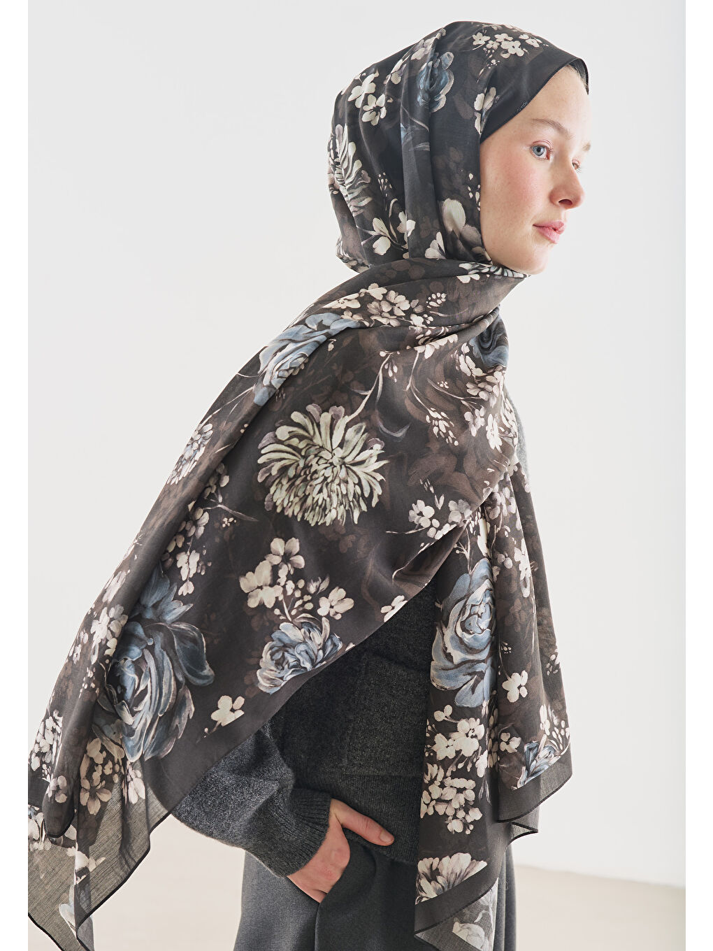 Kahverengi MIDNIGHT ROSE DESENLİ PAMUK VİSKON ŞAL KAHVE-3