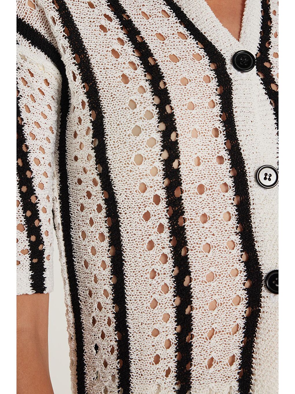 Karışık Kadın Standart Fit Kısa Kollu V Yaka Düğmeli Örme Detaylı Takım-2