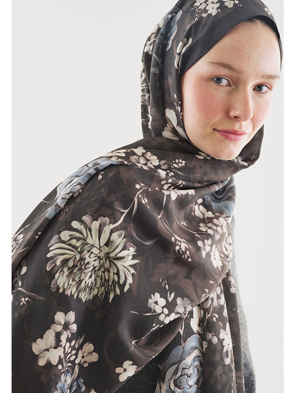 Kahverengi MIDNIGHT ROSE DESENLİ PAMUK VİSKON ŞAL KAHVE-4