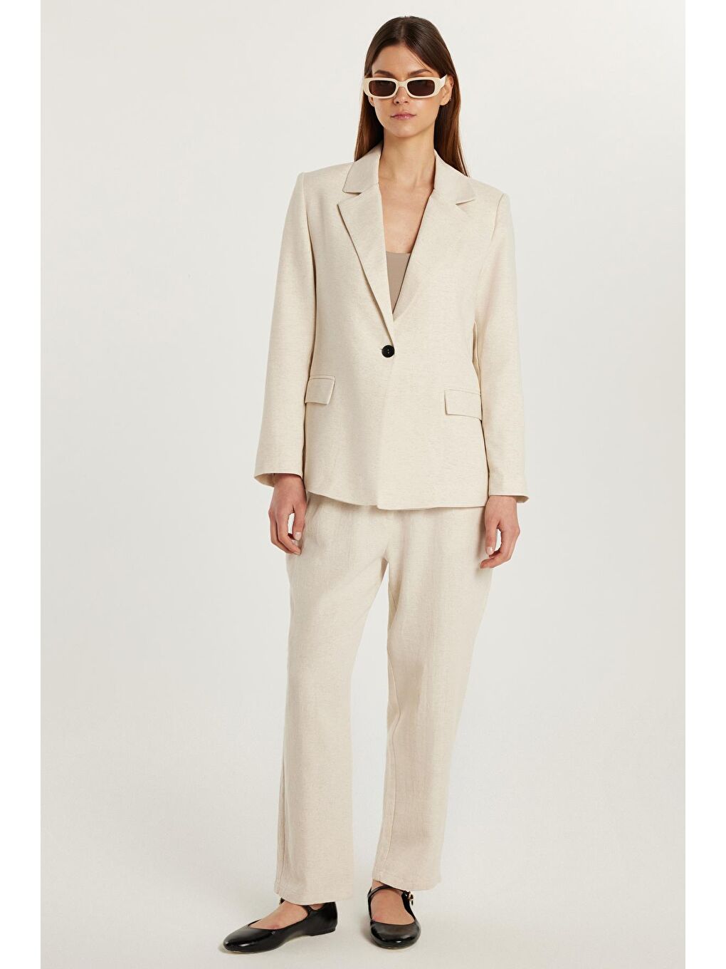 Kadın Slim Fit Uzun Kollu Mono Yaka Düğmeli Ekru Ceket Pantolonlu Takım-3