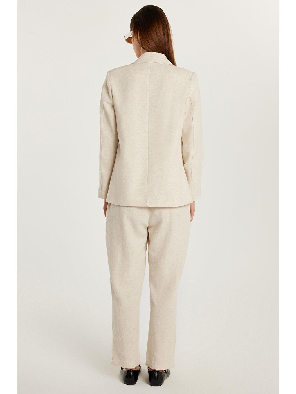 Kadın Slim Fit Uzun Kollu Mono Yaka Düğmeli Ekru Ceket Pantolonlu Takım-4