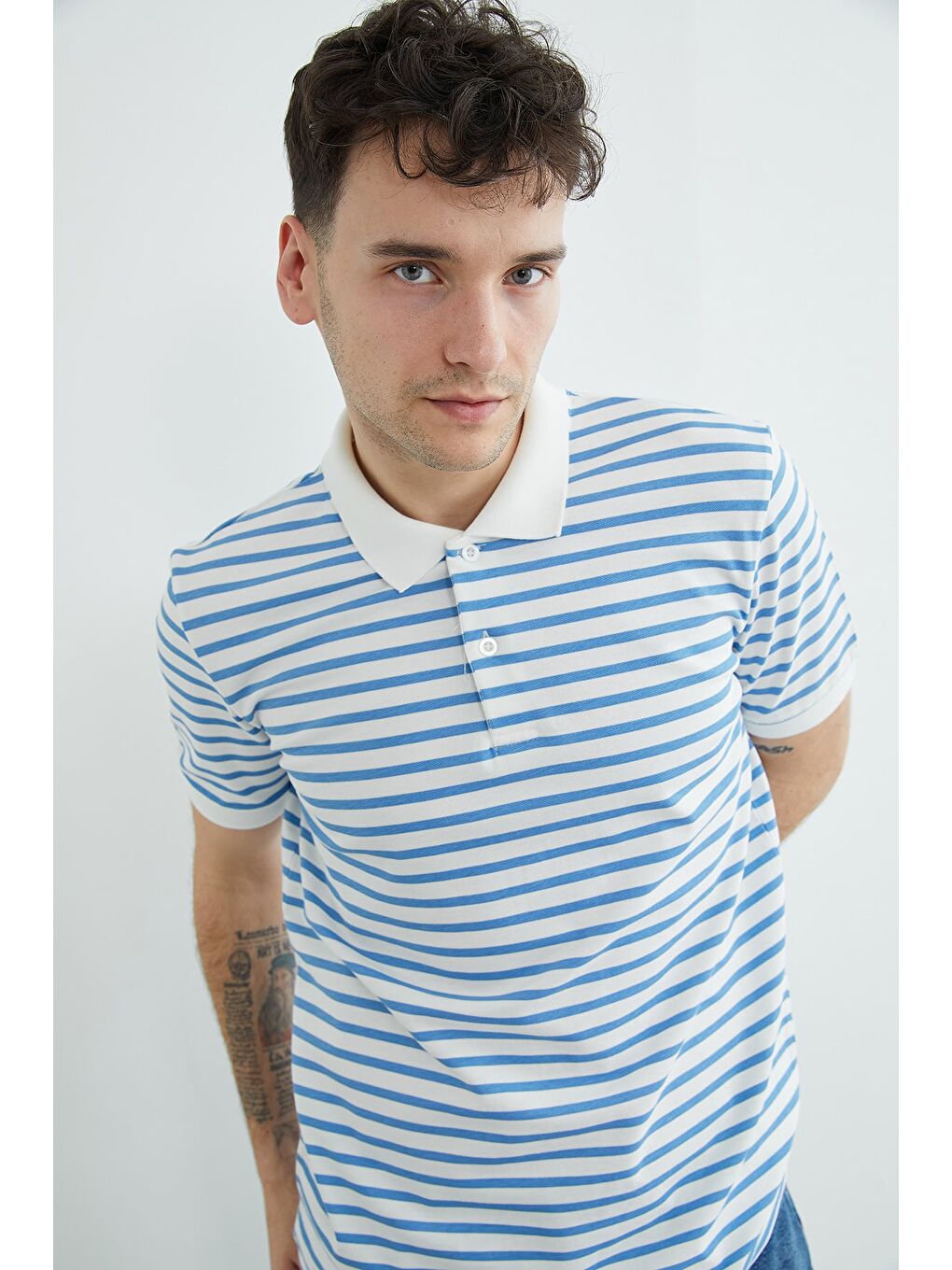 Mavi Çizgili Polo Yaka Yarım Düğmeli Tişört-3
