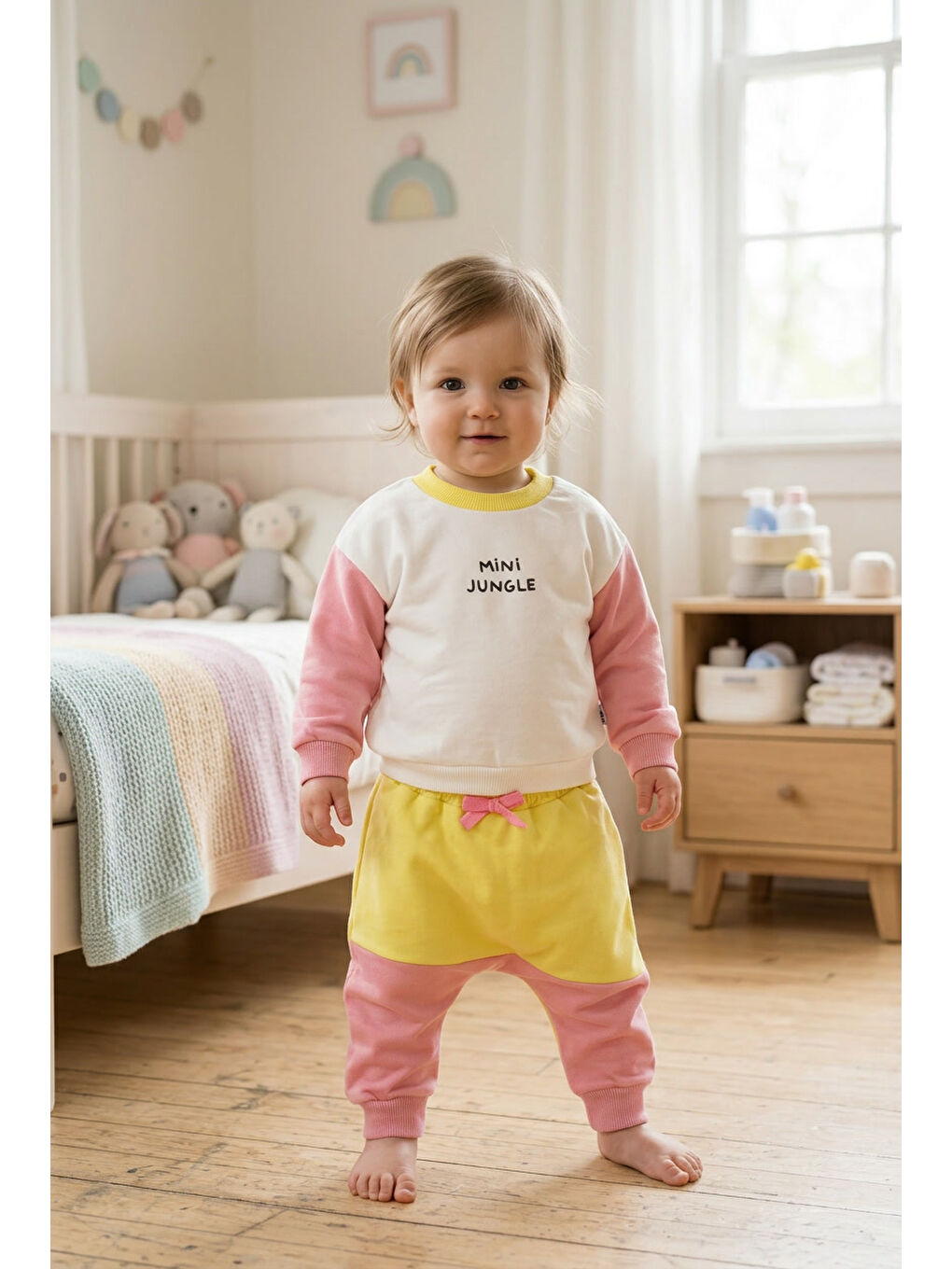 Beyaz Kız Bebek Pamuklu Eşofman Takımı Mini Jungle Baskılı İki İplik Rahat Kalıp