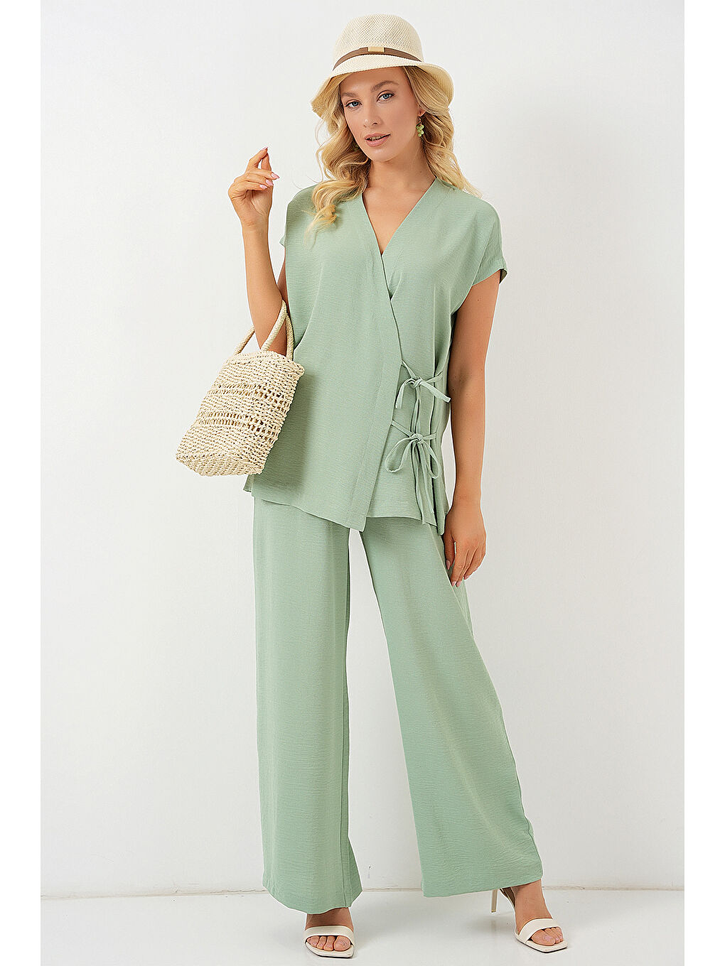 Kadın Kısa Kol Bağcıklı Ayrobin İkili Takım 6741 - E.Yeşil