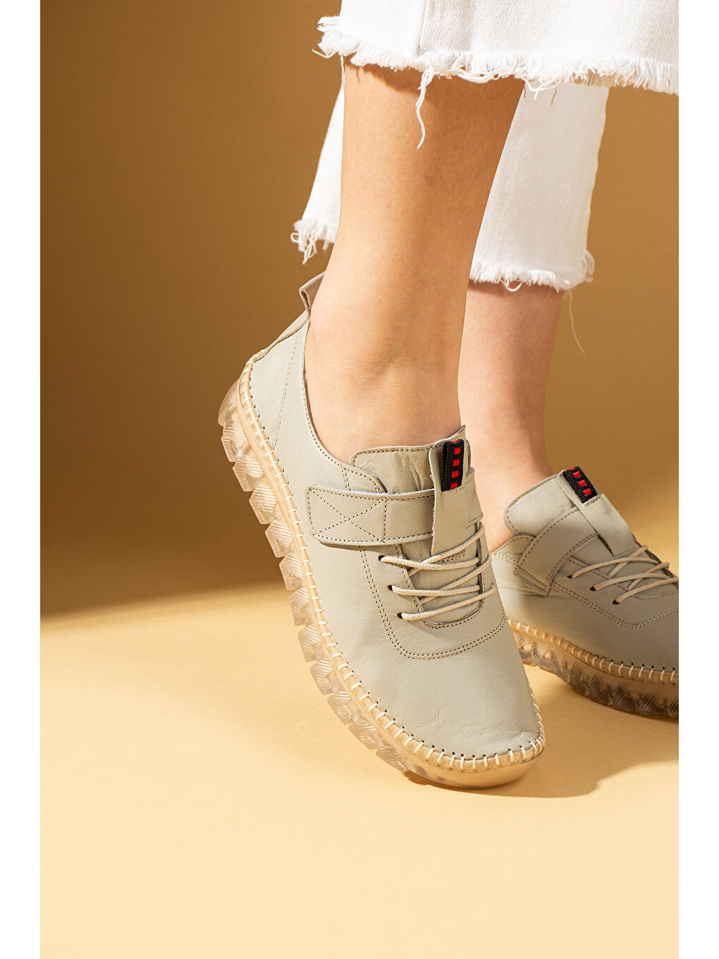 Bej Hakiki Yumuşak Deri Hafif Comfort Taban Cırtlı Kadın Spor Ayakkabı 59-380-25-2