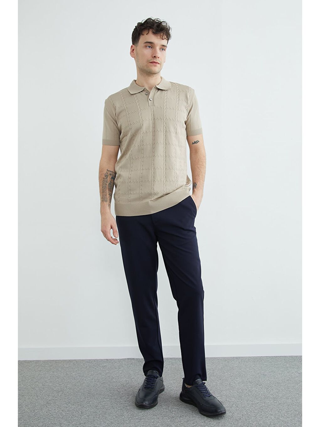 Bej Örgü Desenli Polo Yaka Triko Tişört-3