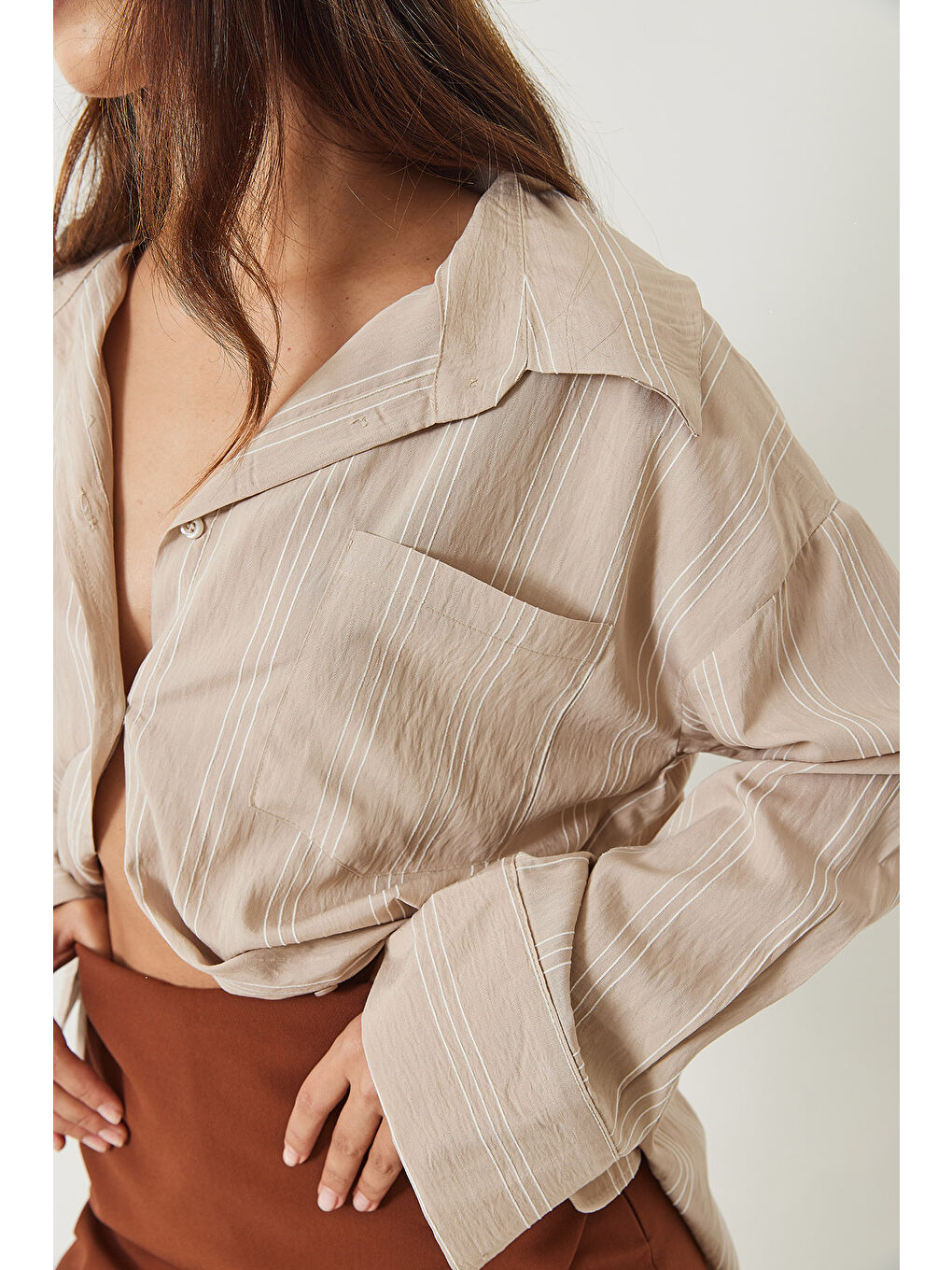 Bej Kadın Tek Cepli Çizgili Salaş Gömlek-6