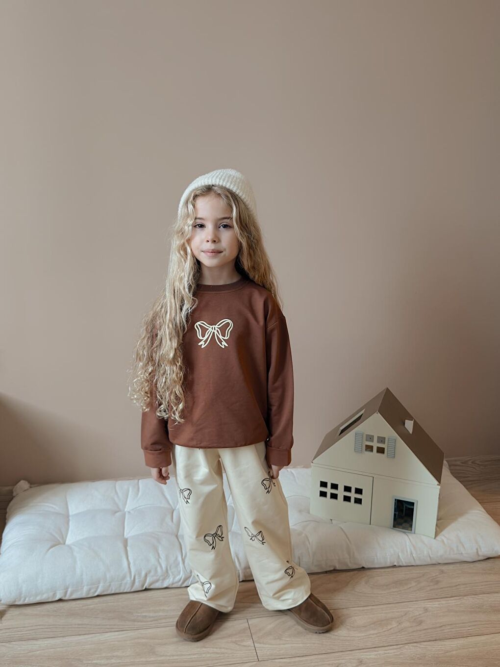 Kız Çocuk Pamuklu Fiyonk Desenli Eşofman Takımı Kahverengi-1