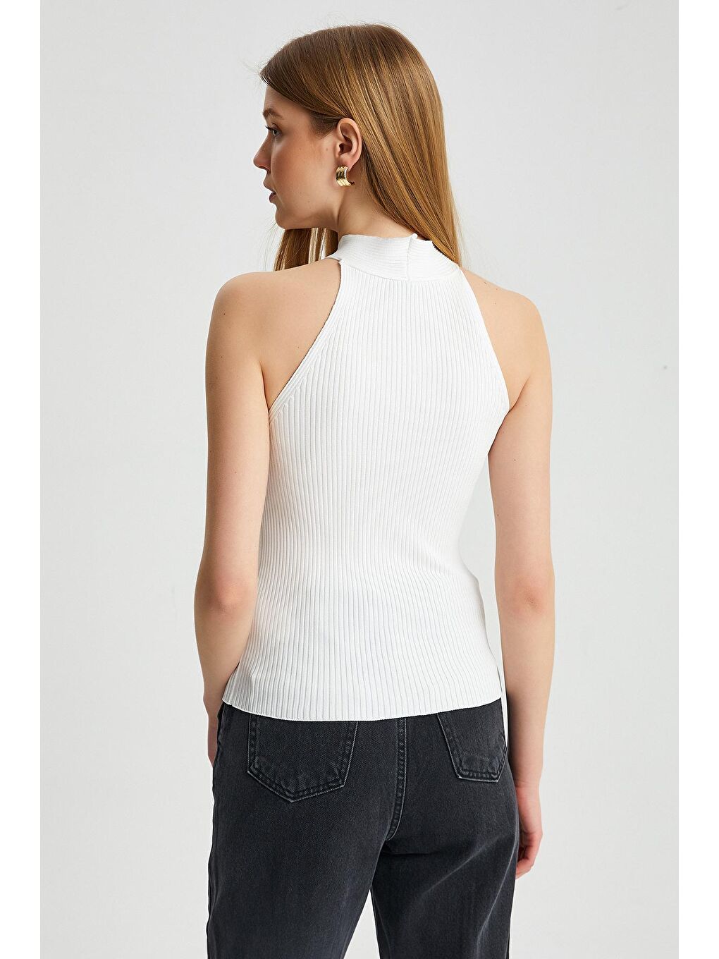 Beyaz Kadın Önden Çapraz Askı Detaylı Triko Bluz-3