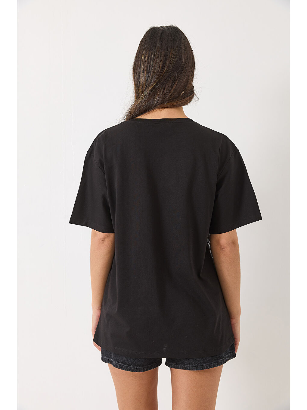 Siyah Kadın Bisiklet Yaka Kısa Kollu Boncuk Taş Baskılı Salaş T-Shirt-6