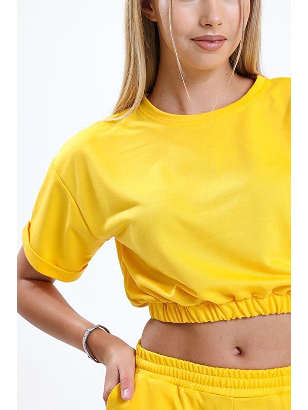 Sarı Bisiklet Yaka Kısa Kollu Crop Şortlu Kadın Pijama Takımı-1