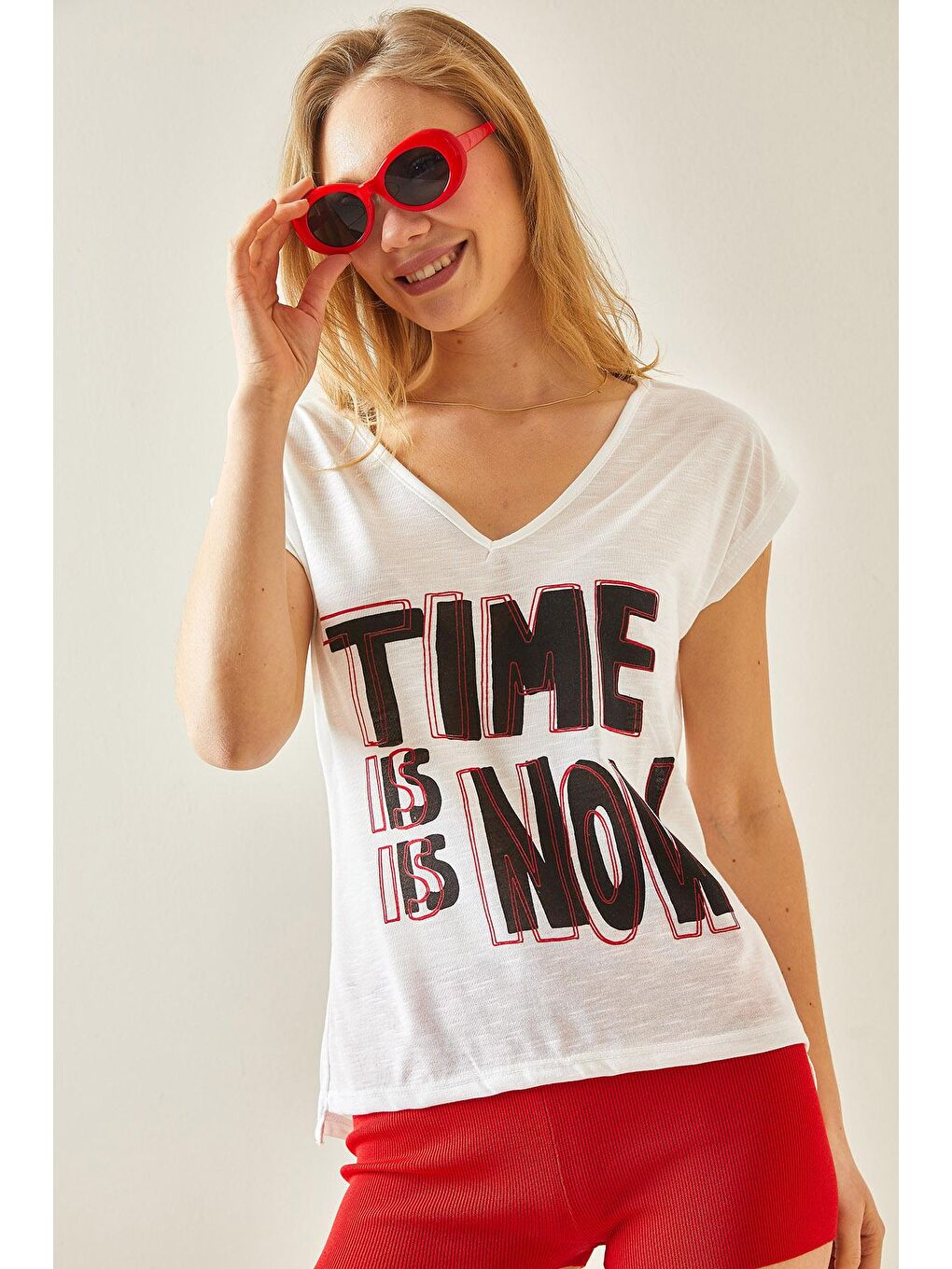 Beyaz V Yaka Baskılı Tişört 5YXK1-48230-01-2