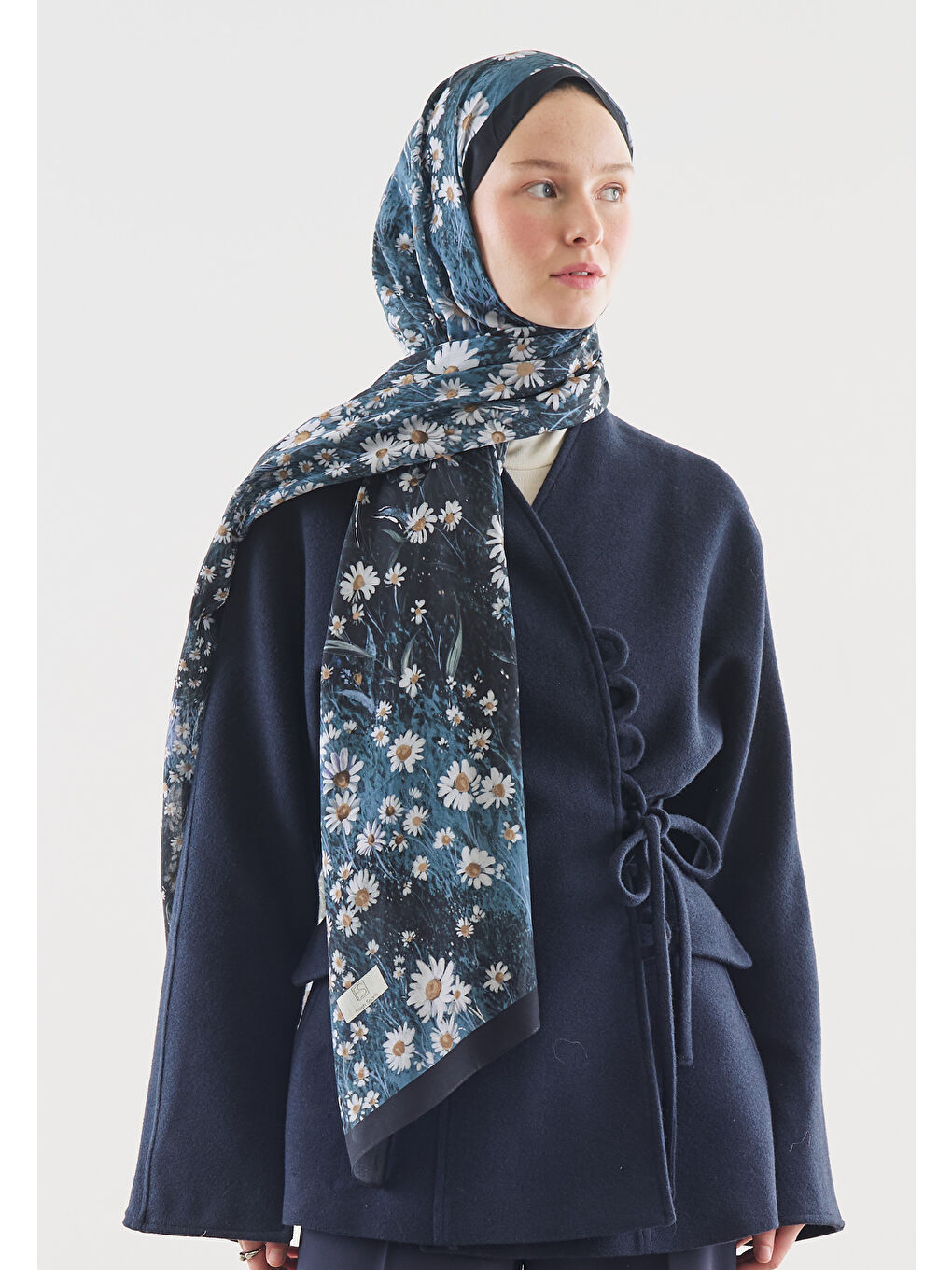 Lacivert TINY DAISY DESENLİ PAMUK VİSKON ŞAL LACİVERT-1