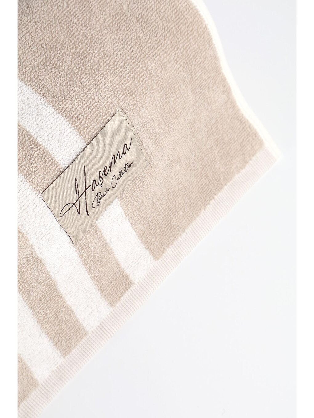 Ekru Bej Şerit Detaylı Beyaz Plaj Havlusu 28-5