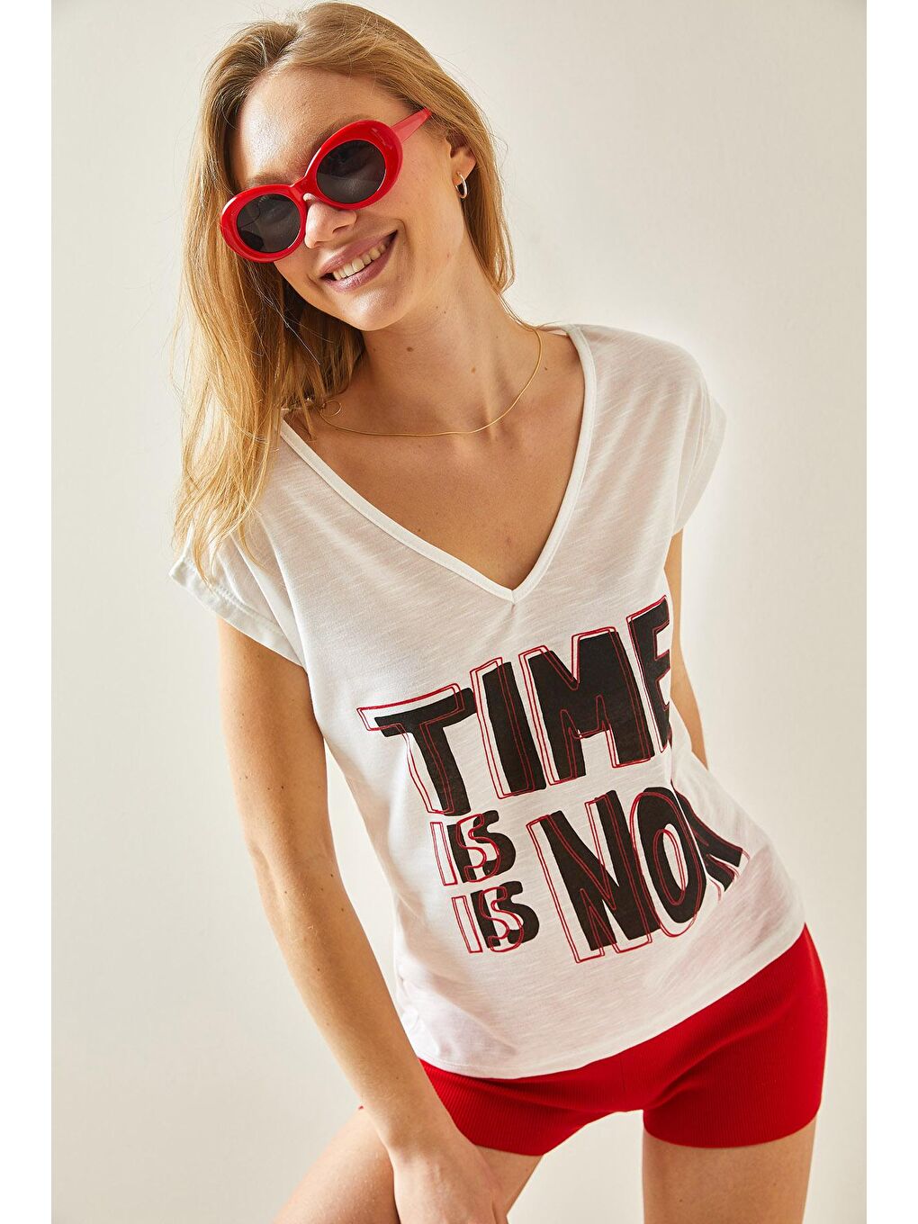 Beyaz V Yaka Baskılı Tişört 5YXK1-48230-01-3