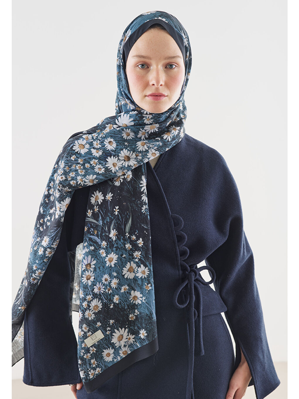Lacivert TINY DAISY DESENLİ PAMUK VİSKON ŞAL LACİVERT-2