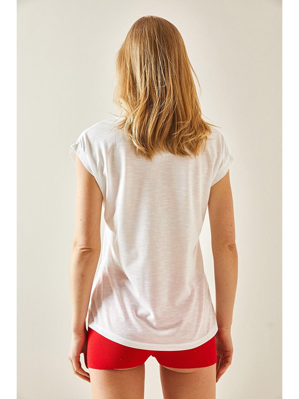 Beyaz V Yaka Baskılı Tişört 5YXK1-48230-01-4