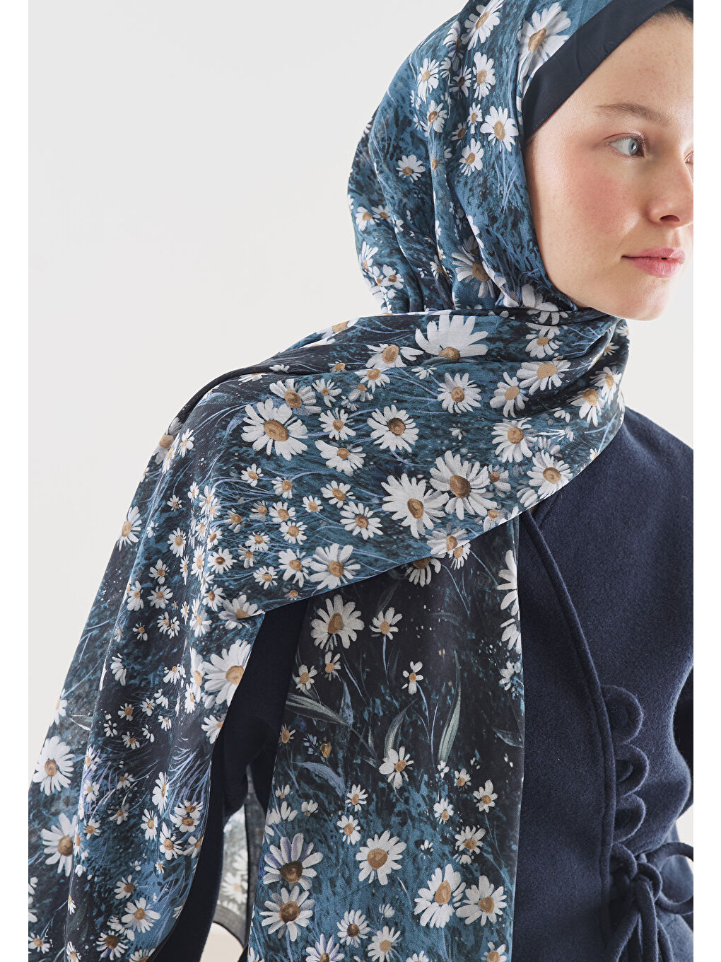 Lacivert TINY DAISY DESENLİ PAMUK VİSKON ŞAL LACİVERT-3