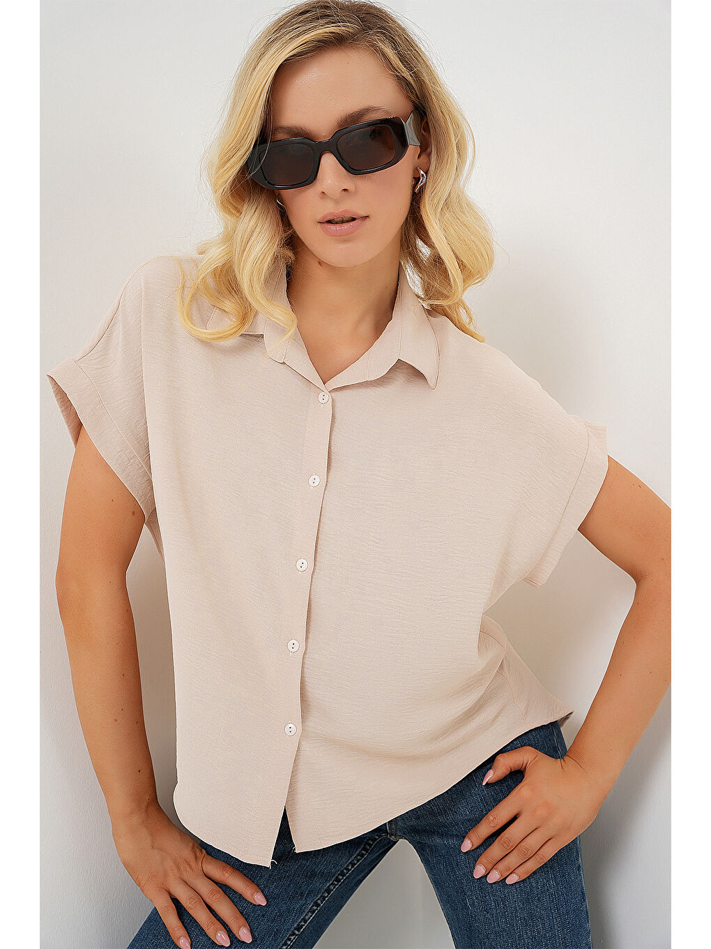 Ekru Kadın Oversize Kısa Kol Gömlek 20322 - Krem