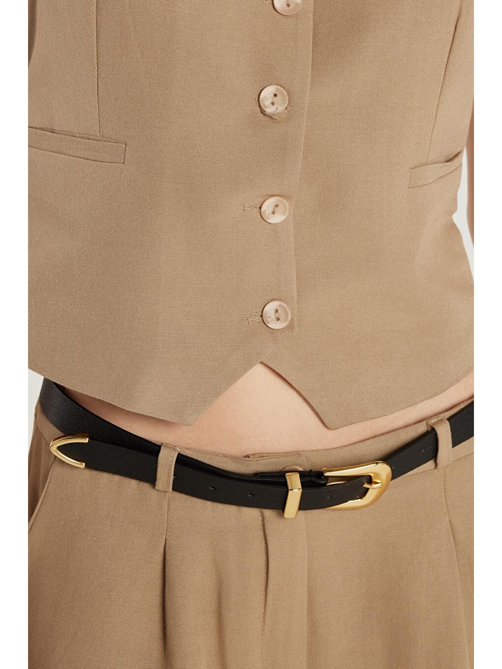 Kadın Regular Fit Klasik Kesim Sıfır Kol Kruvaze Yaka Düğmeli Bej Yelek Şort Takım-2