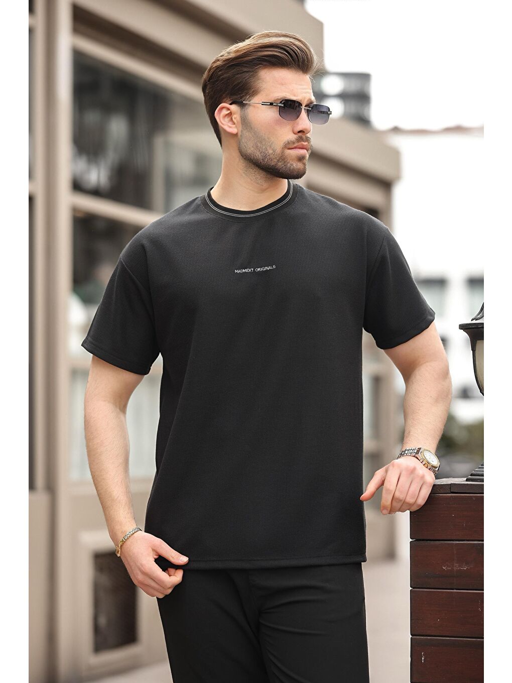 Siyah Nakış Detaylı Basic Erkek T-Shirt E7106-3