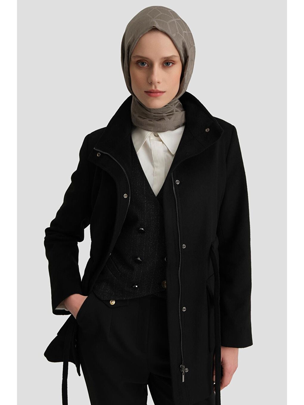 Beli Bağcıklı Kısa Kaban 24Kh7528 Siyah