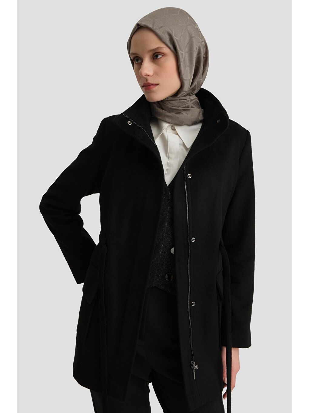 Beli Bağcıklı Kısa Kaban 24Kh7528 Siyah-1