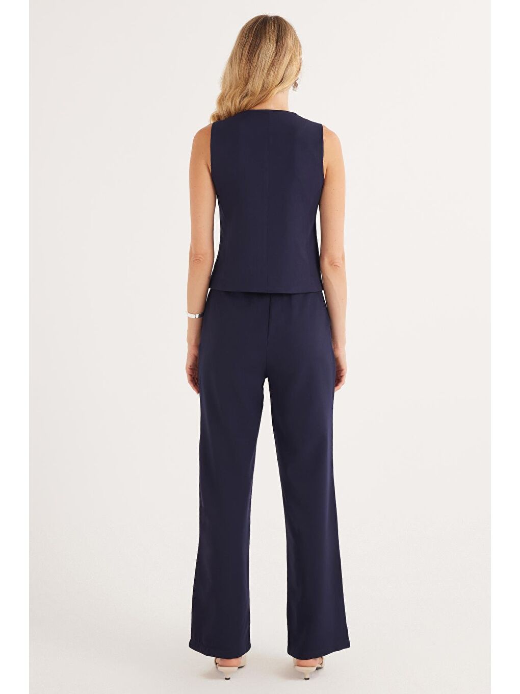 Kadın Standart Fit Sıfır Kol Kruvaze Yaka Düğmeli Lacivert Yelekli Pantolonlu Takım-6