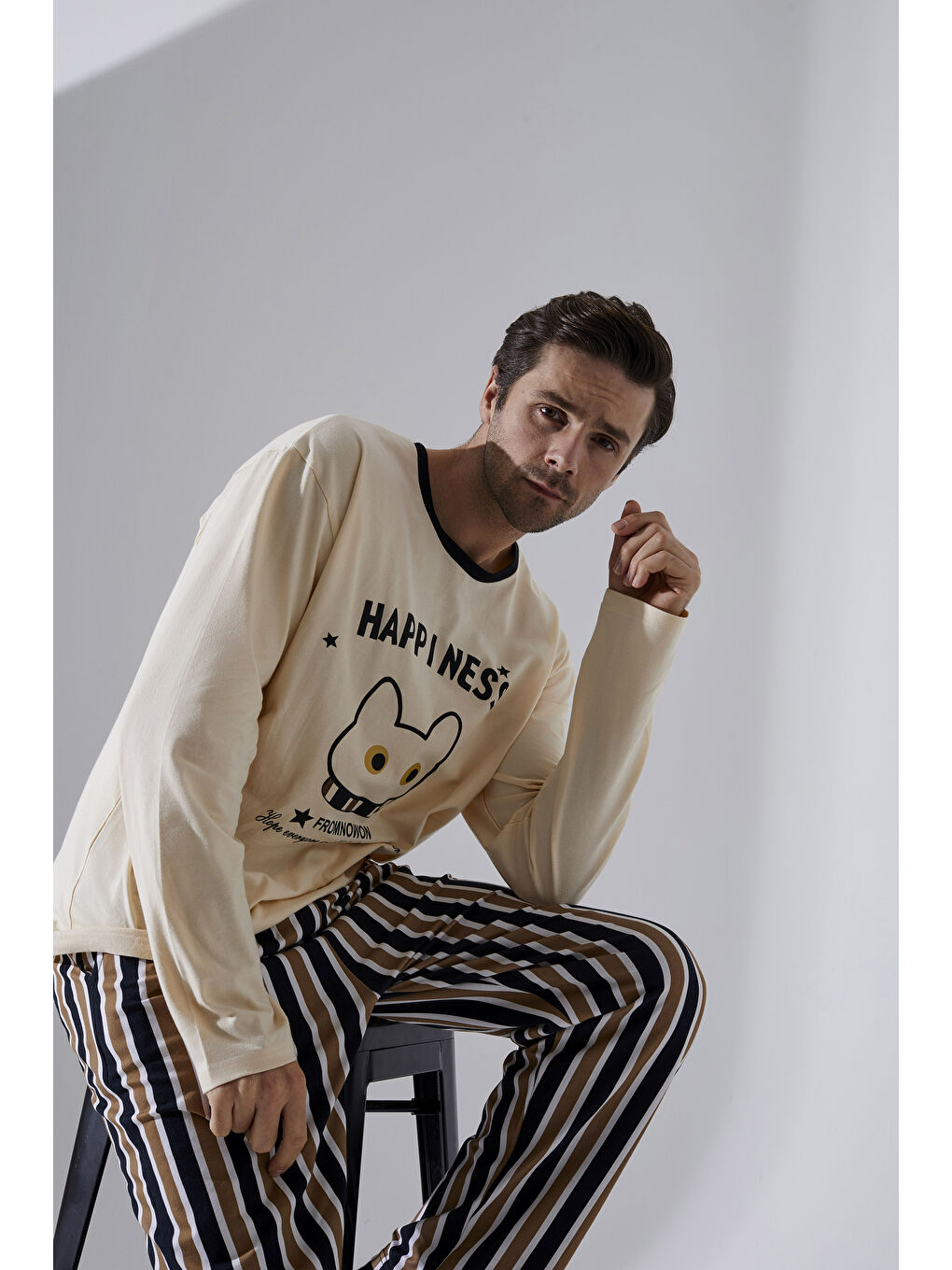 Siyah Erkek Pamuklu Uzun Kollu Üst Baskılı Alt Çizgili Cep Detaylı Pijama Takımı