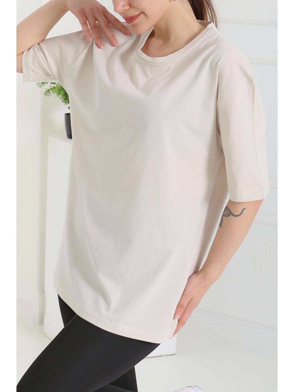 Ekru Oversize Kısa Kollu T-Şhirt Krem - 27118-2