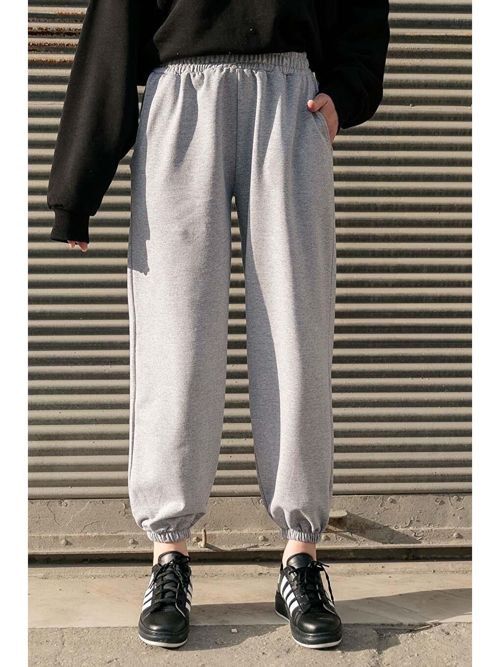 Bel Ve Paça Lastikli Eşofman Gri-1