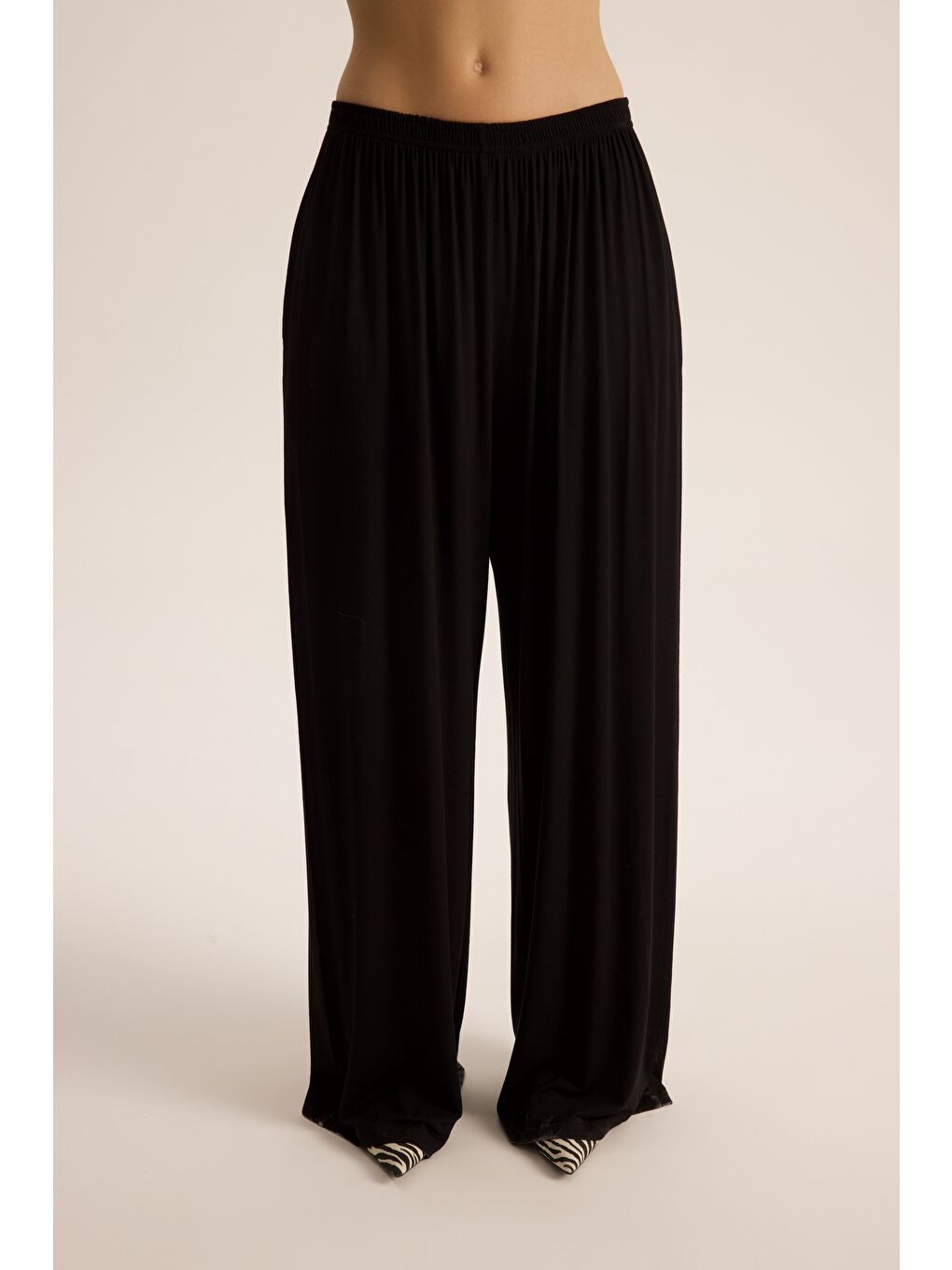 Apolline Üçgen Kesim Siyah Crop Pantolon Takım-5