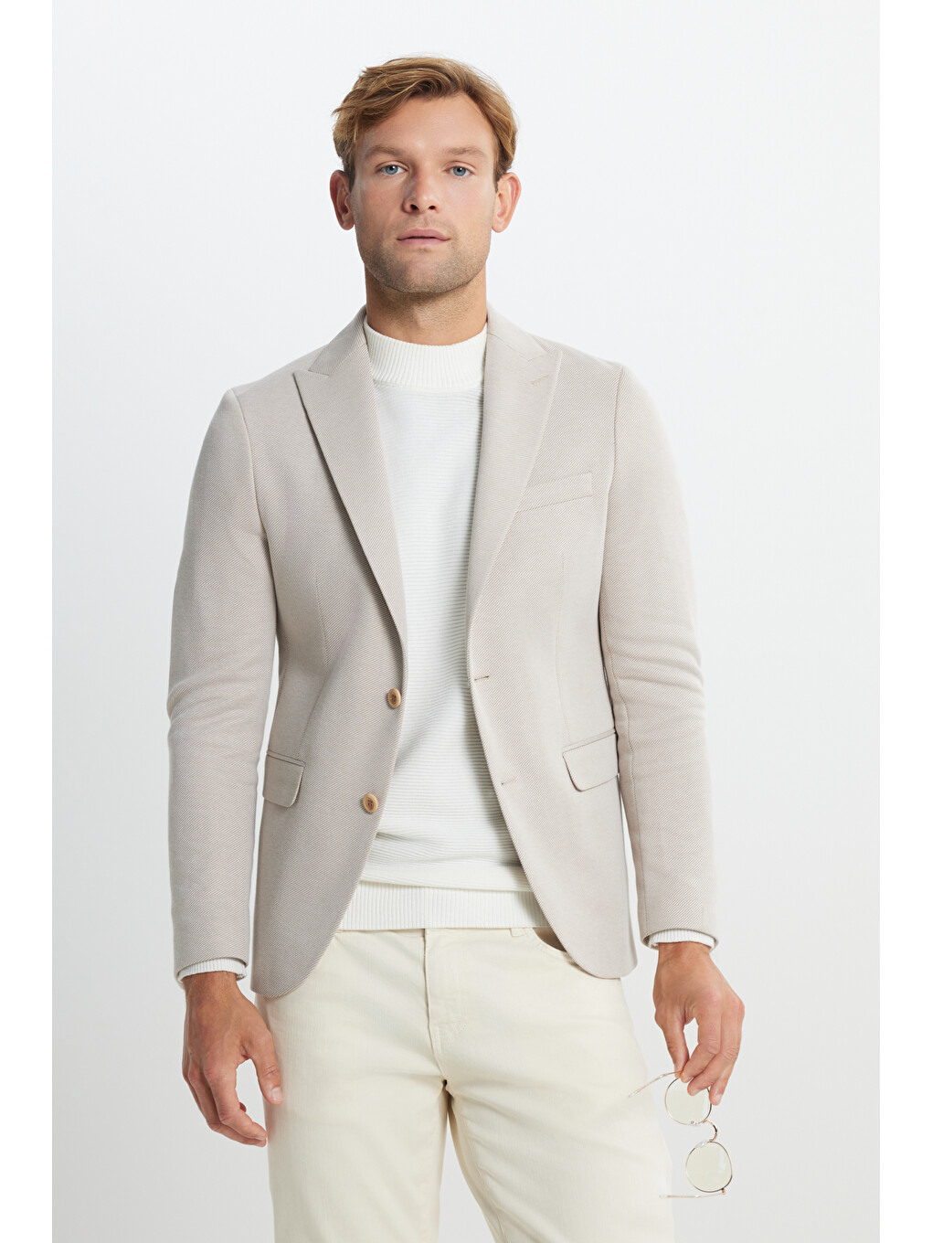 Erkek Bej Pamuklu Slim Fit Dar Kesim Kırlangıç Yaka Diagonal Desenli Kapak Cepli Ceket