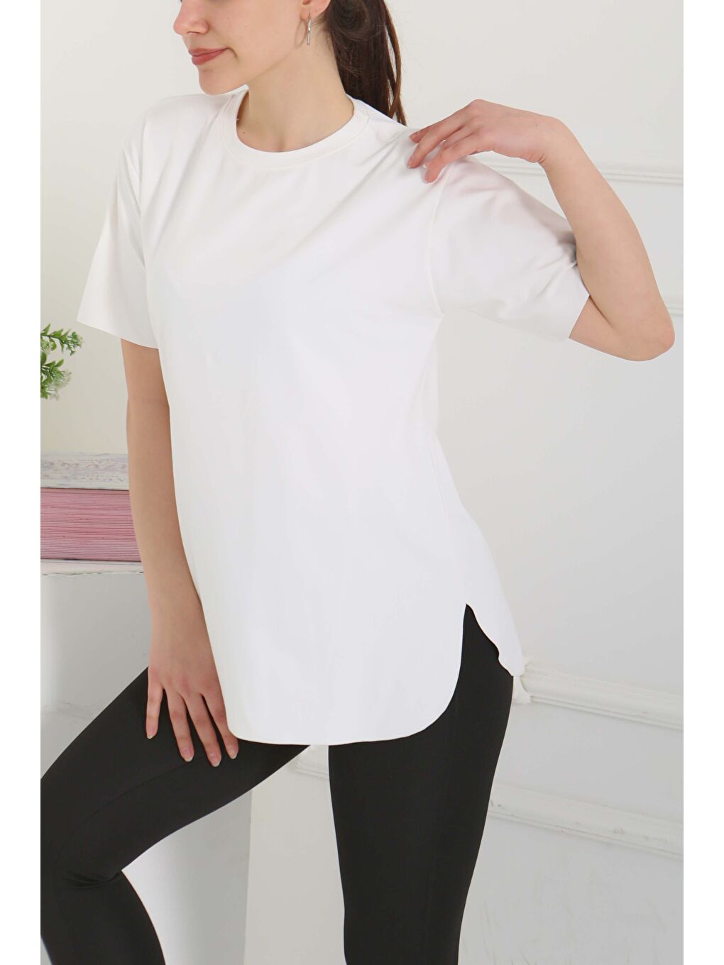 Yırtmalı Kısa Kollu T-Şhirt Beyaz - 27117