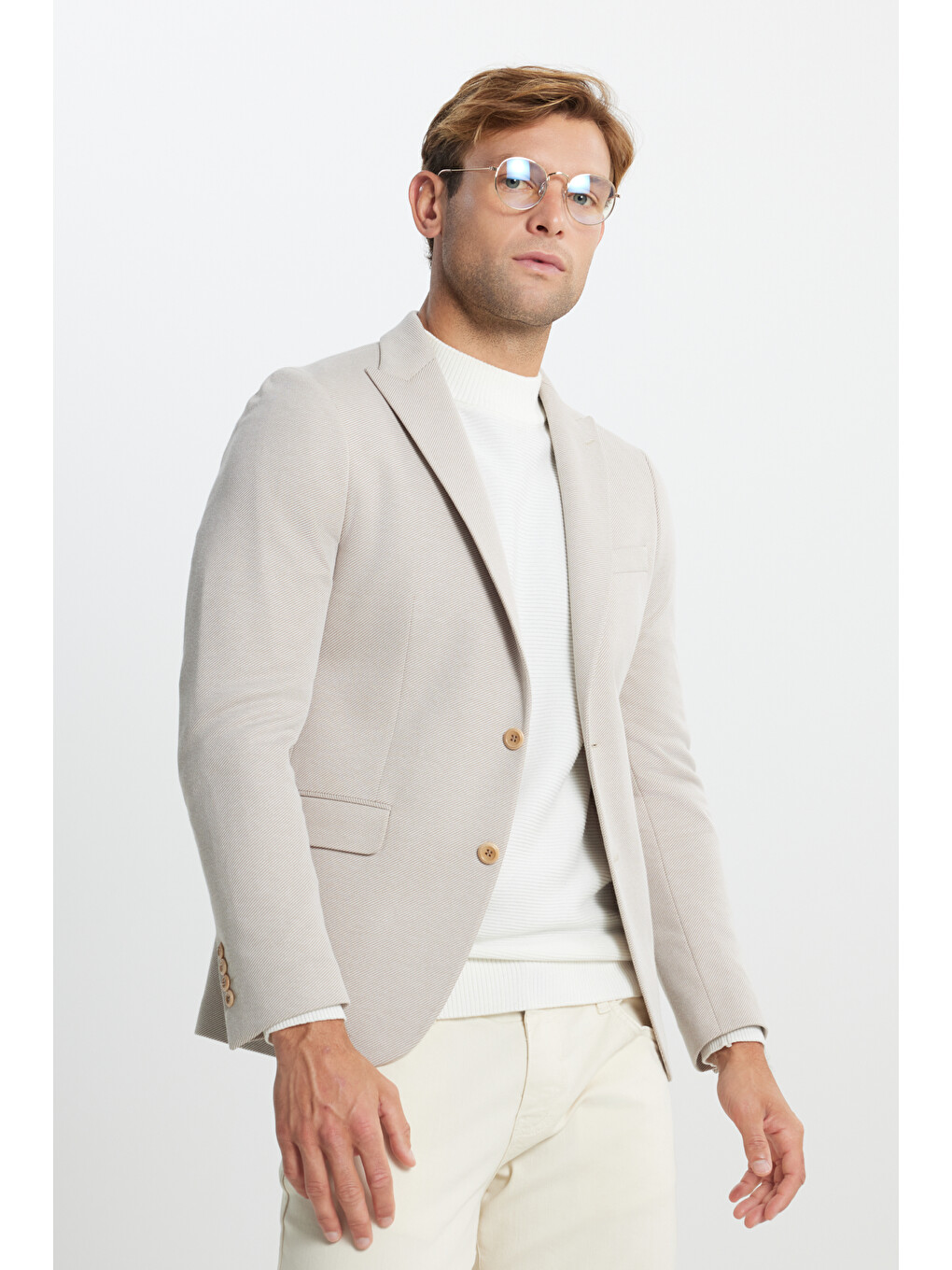 Erkek Bej Pamuklu Slim Fit Dar Kesim Kırlangıç Yaka Diagonal Desenli Kapak Cepli Ceket-2