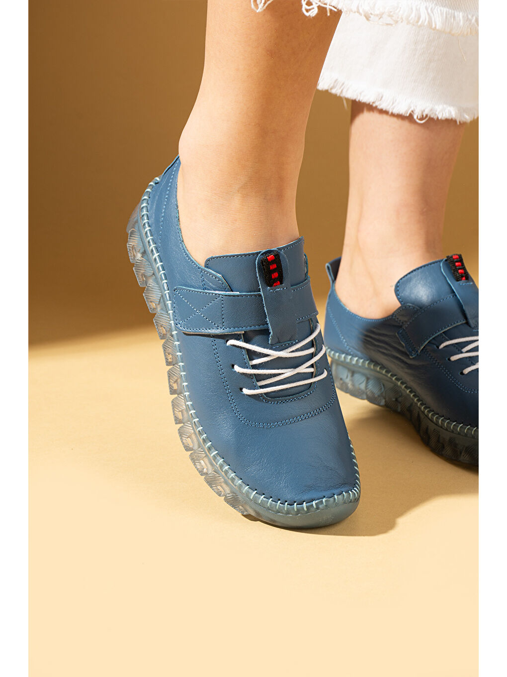 Mavi Hakiki Yumuşak Deri Hafif Comfort Taban Cırtlı Kadın Spor Ayakkabı 59-380-25-2