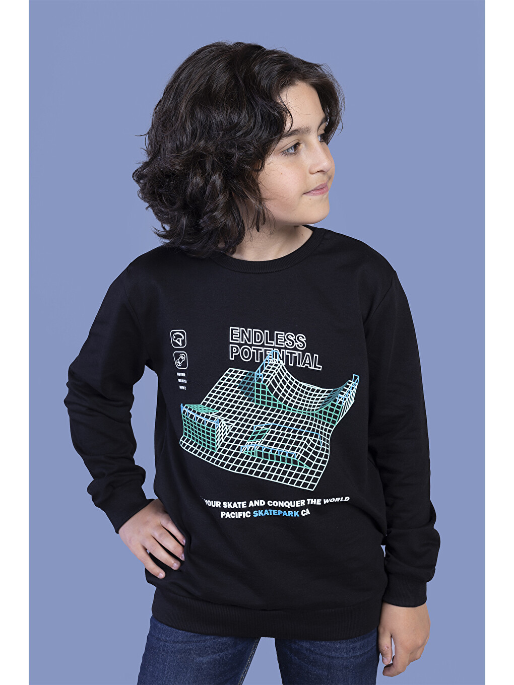 Siyah Erkek Çocuk Kabartma Baskılı Sweatshirt