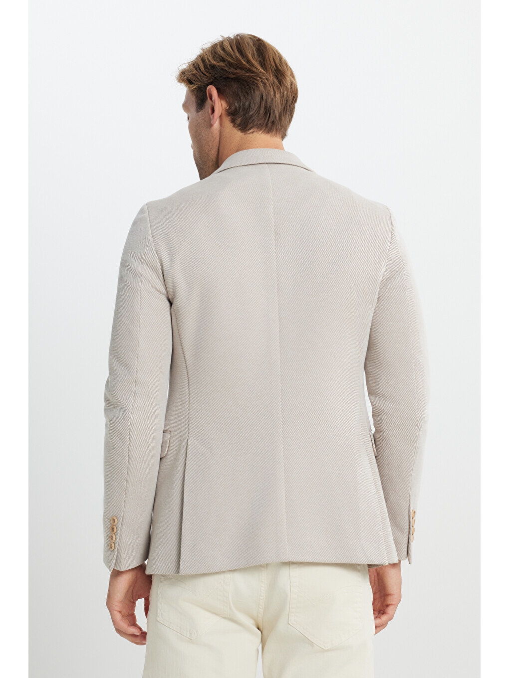 Erkek Bej Pamuklu Slim Fit Dar Kesim Kırlangıç Yaka Diagonal Desenli Kapak Cepli Ceket-4