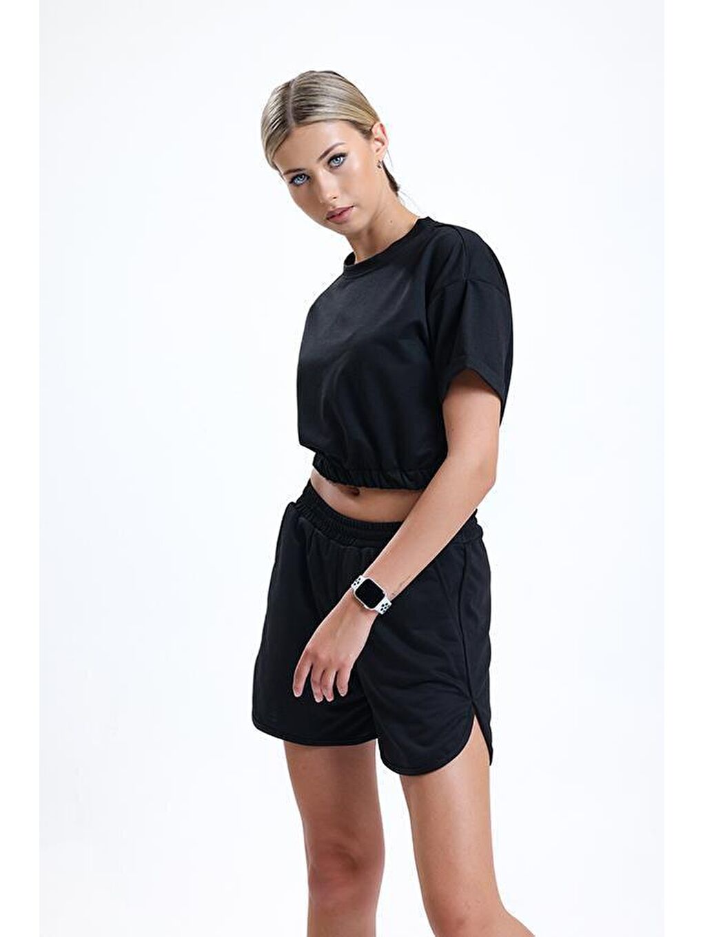 Siyah Bisiklet Yaka Kısa Kollu Crop Şortlu Kadın Pijama Takımı