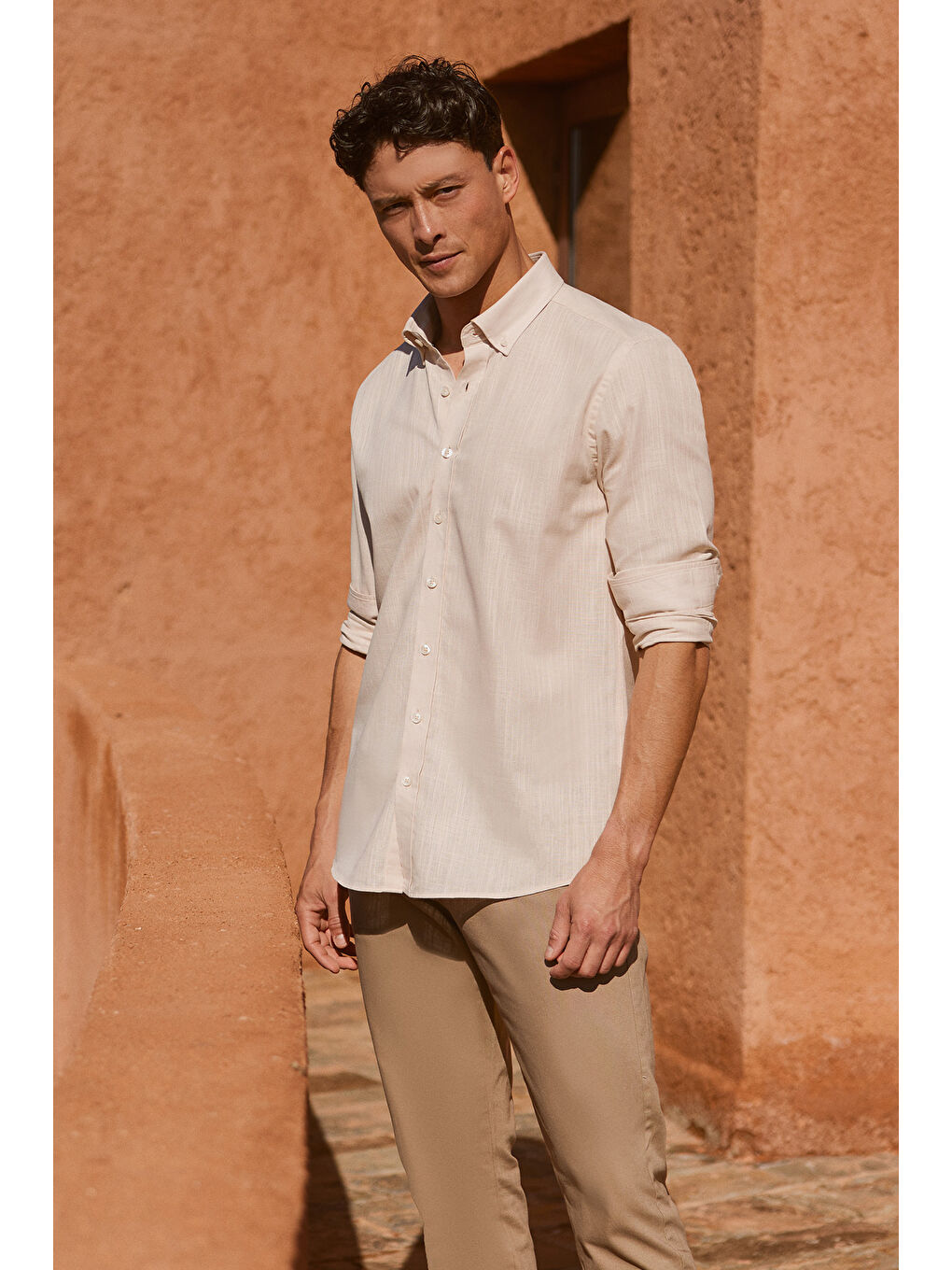 Erkek Bej %100 Pamuk Oxford Slim Fit Dar Kesim Düğmeli Yaka Flamlı Gömlek