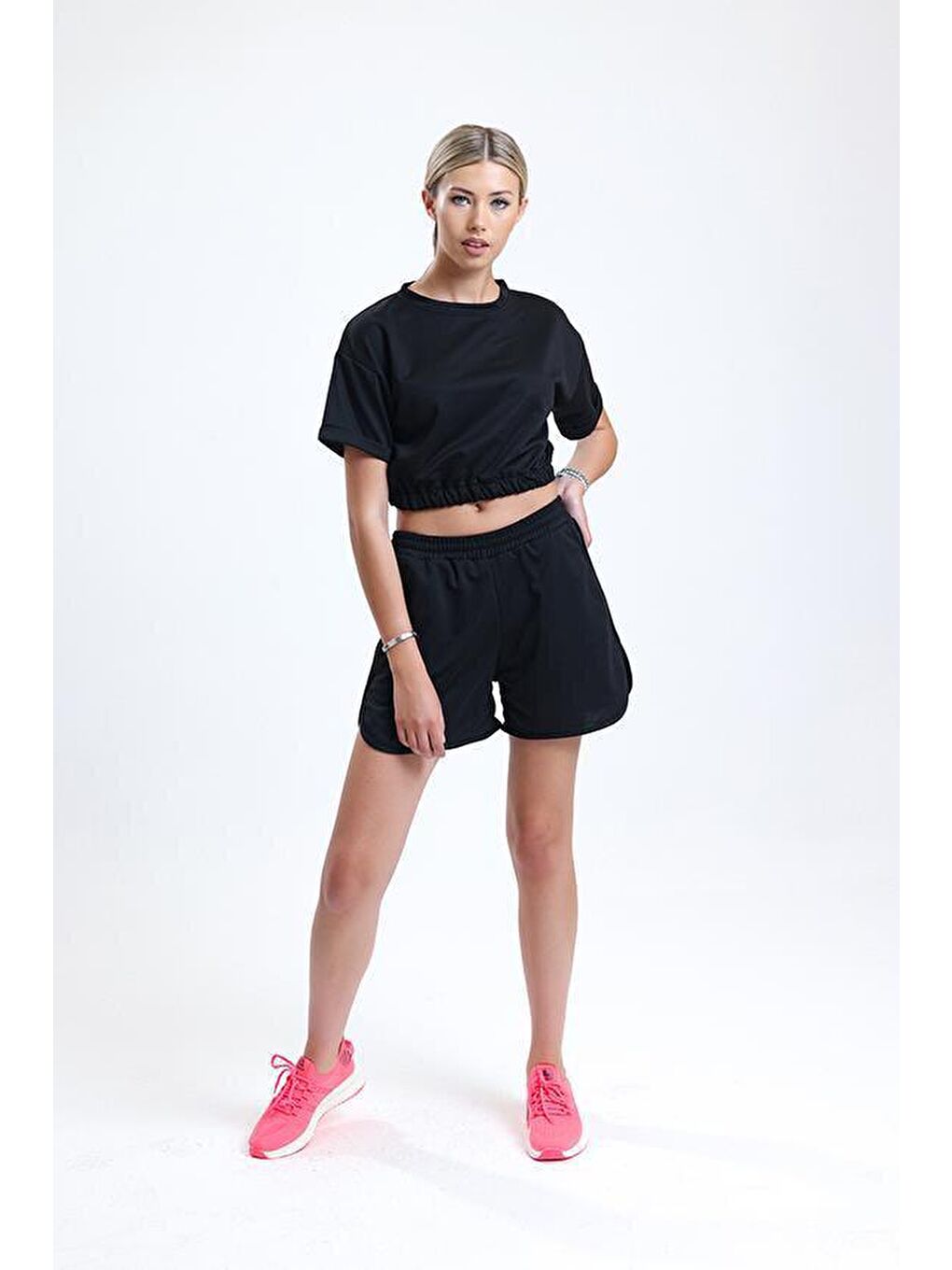 Siyah Bisiklet Yaka Kısa Kollu Crop Şortlu Kadın Pijama Takımı-1