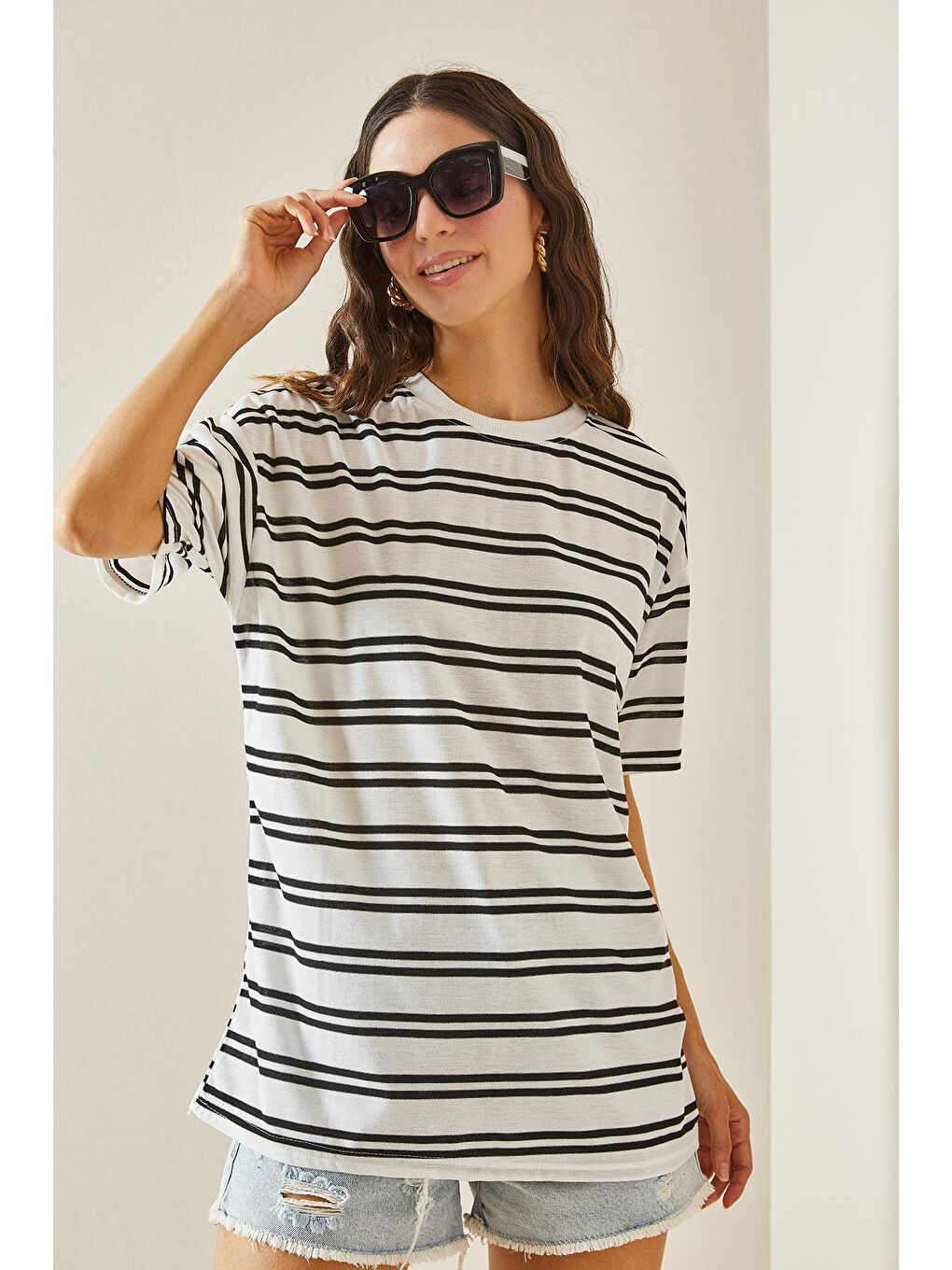 XHAN Beyaz Çizgili Oversize T-Shirt 5YXK1-48508-01 - 2