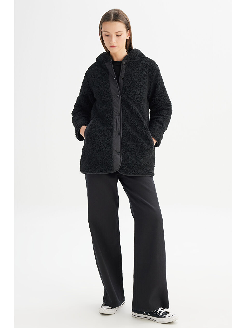 Regular Fit Normal Kesim Kapüşonlu Siyah Kapitoneli Mont-2