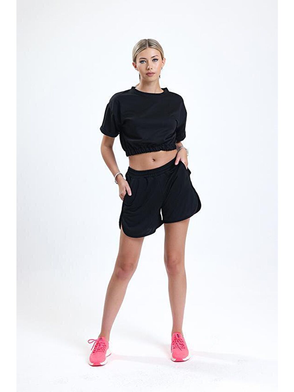 Siyah Bisiklet Yaka Kısa Kollu Crop Şortlu Kadın Pijama Takımı-2