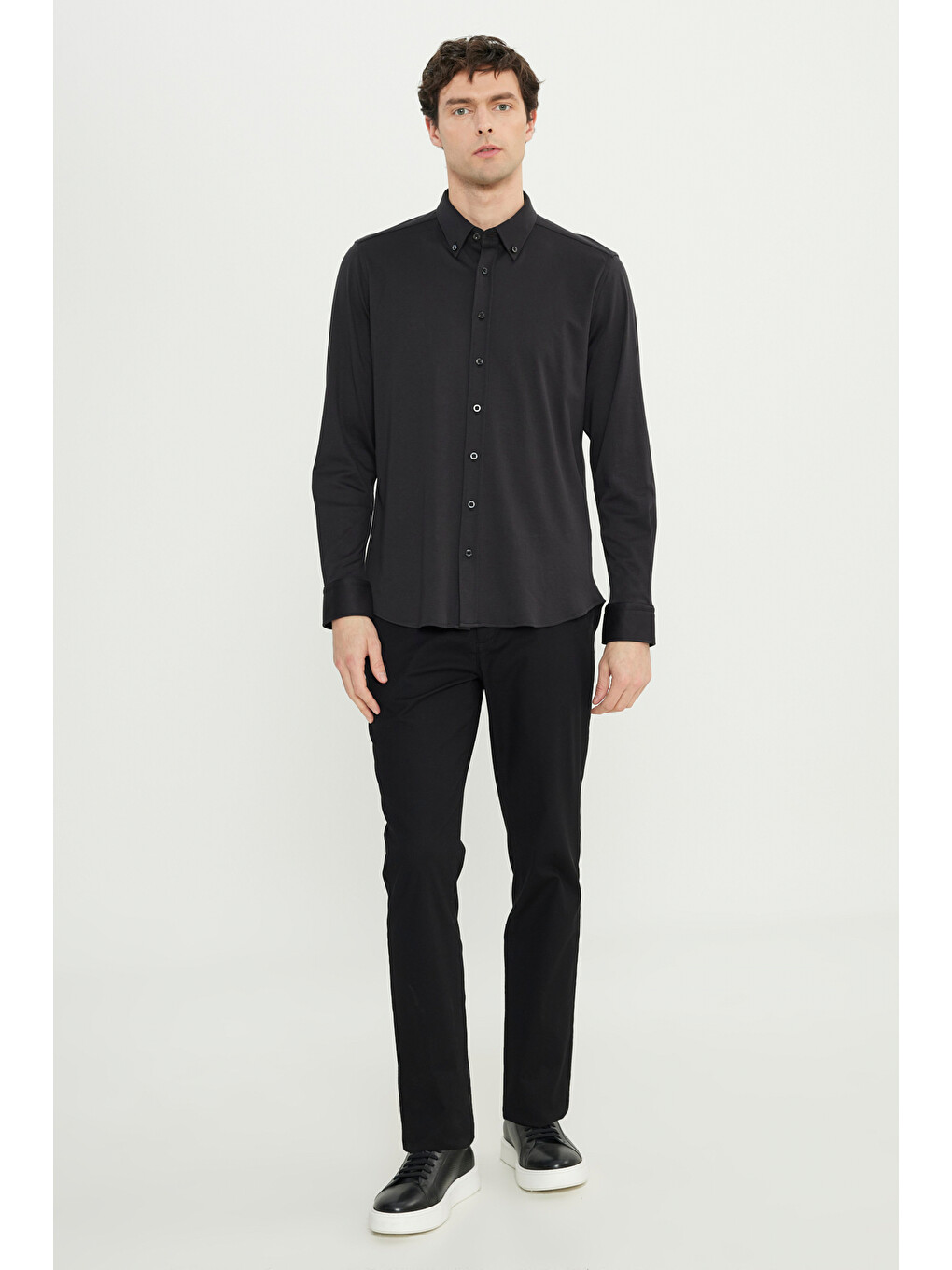Erkek Siyah %100 Pamuk Slim Fit Dar Kesim Düğmeli Yaka Örme Gömlek-1
