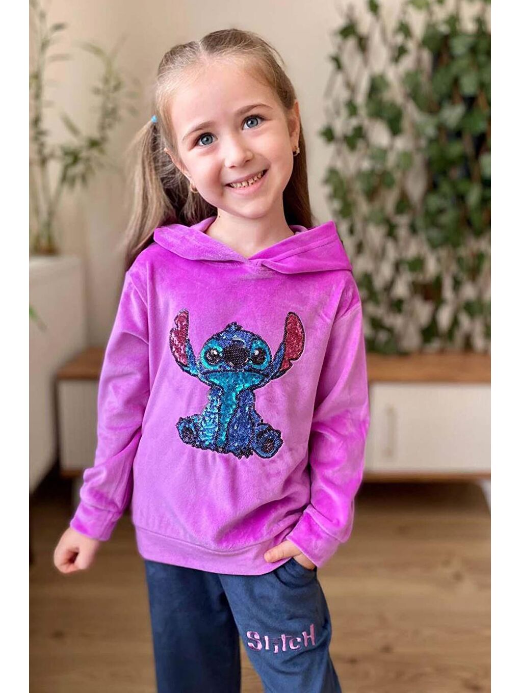 Kız Çocuk Stitch Karakter Baskılı Pullu Sweatshirt Mor Kadife Eşofman Takım-3